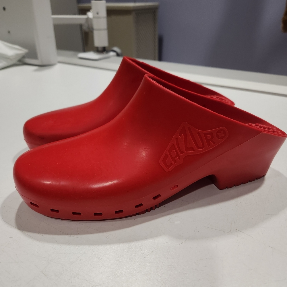 Calzuro Red Size 44/45 or 11/12